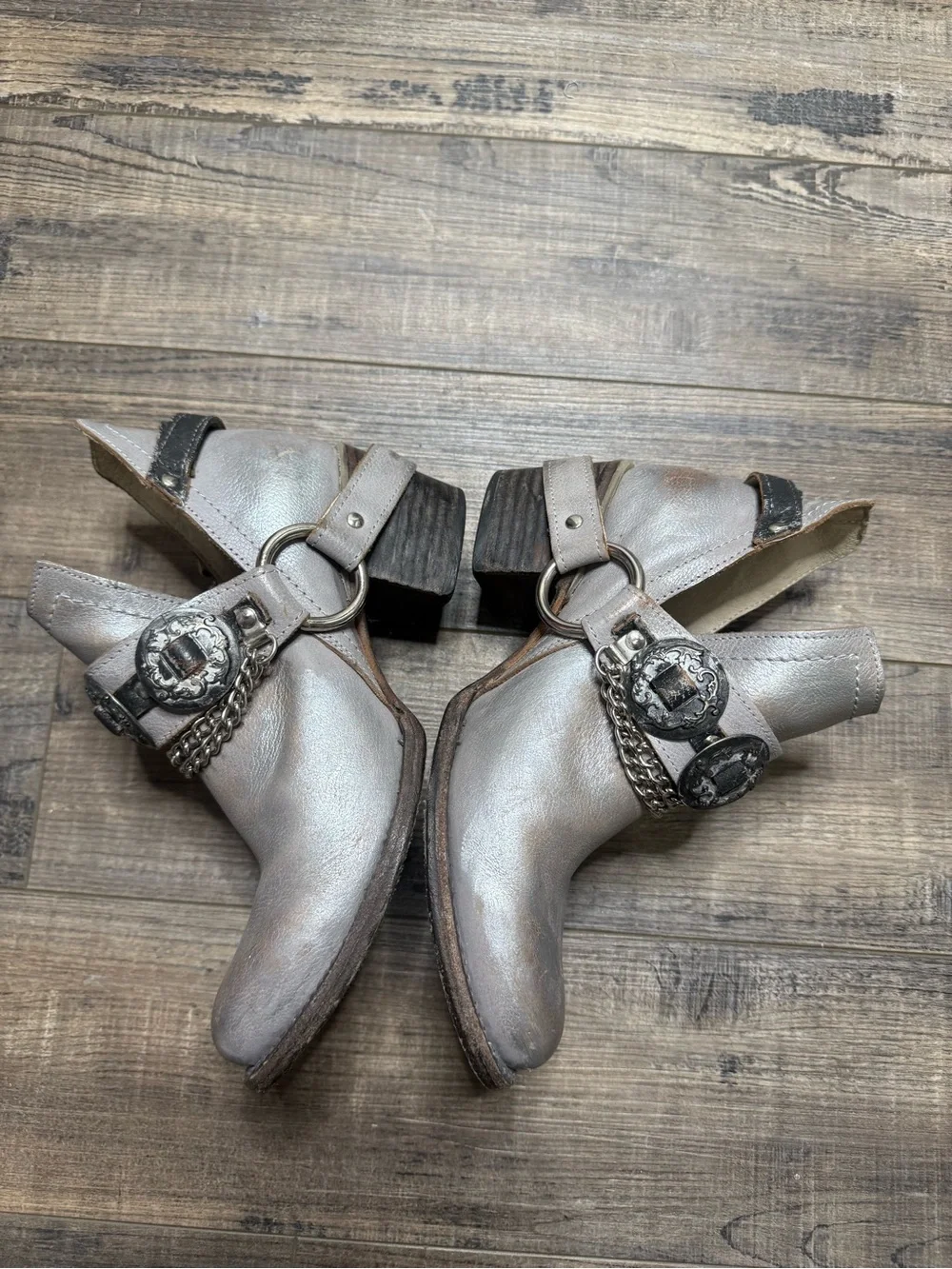 Freebirds Mystic Metallic Silver Western-Inspired Ankle Booties Buckle Size 6